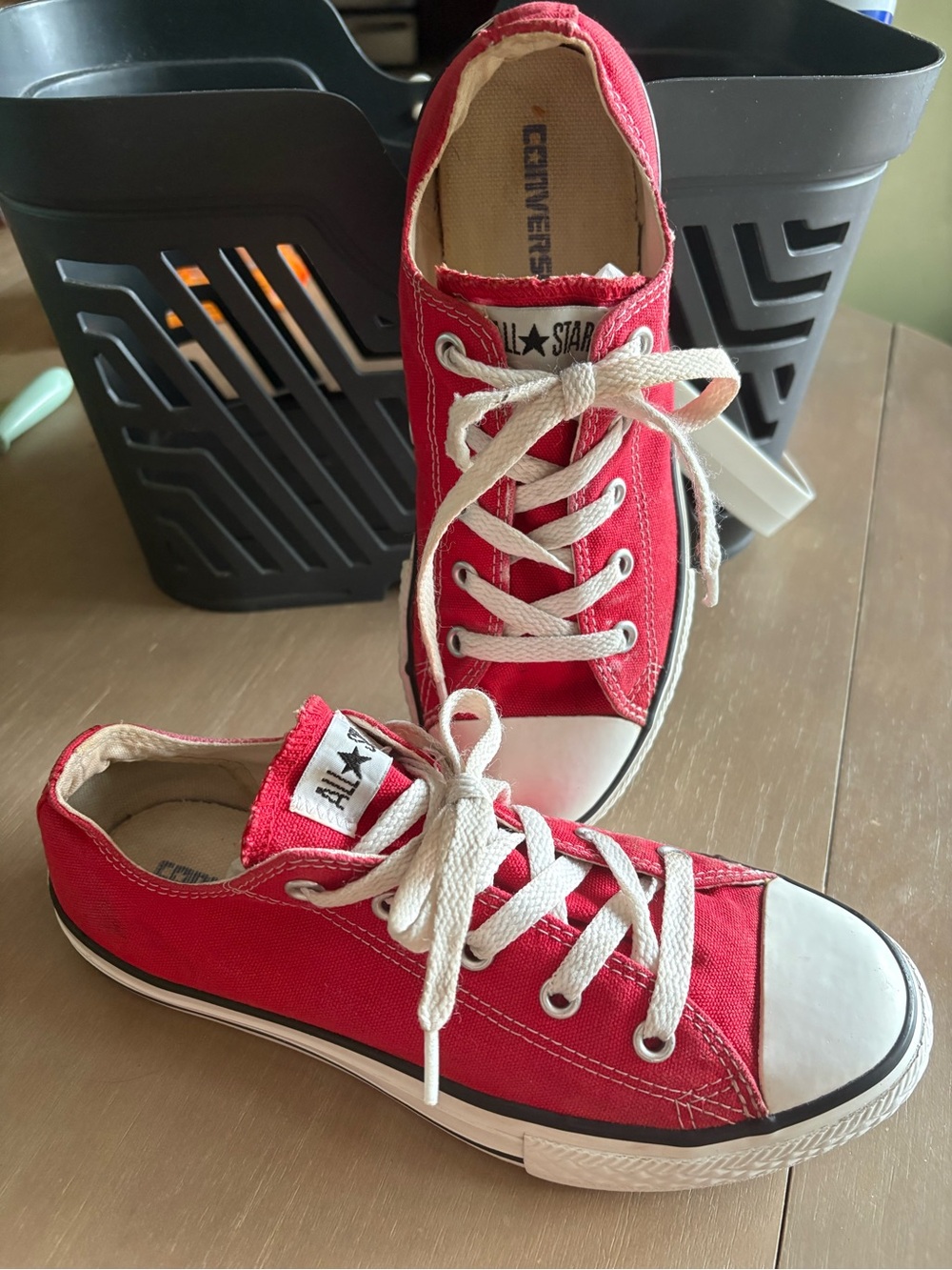 6/$20 Converse Kids Red Low-Top Canvas Sneakers with White Laces Size 3 - Picture 3 of 7